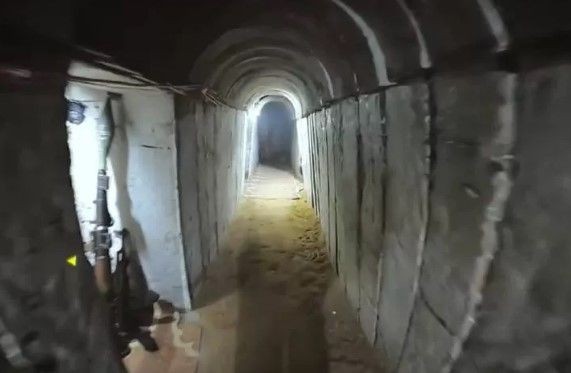 İsrail'in Hamas komuta merkezi olduğunu iddia ettiği tünelleri kim yaptı? Gazze'deki gazeteciler tünellerde - Resim: 22