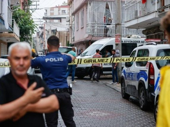 İzmir'de kasap katil! 4 kişiyi 160 parçaya bölen cani ağaç kavuğunda saklanmış! Saparmurat Haliyev’in ifadesi tüyler ürpertti - Resim: 34