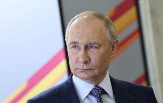 Putin ile ilgili ortalığı karıştıran iddia: Suikast korkusu eve kapattı - Resim: 8
