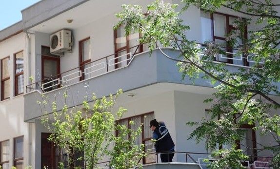 Gardırobun içinden vahşet çıktı! Tüyler ürperten olay komşuların ihbarıyla çözüldü! 70 yaşındaki kadının... - Resim: 4