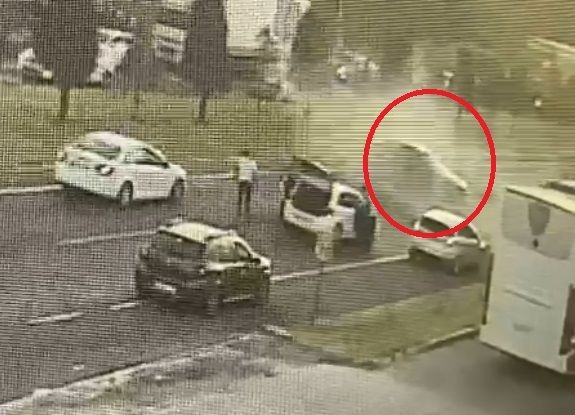 Konvoyda drift yapan şoför cezayı yedi - Resim: 6