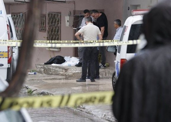 İzmir'de kasap katil! 4 kişiyi 160 parçaya bölen cani ağaç kavuğunda saklanmış! Saparmurat Haliyev’in ifadesi tüyler ürpertti - Resim: 24