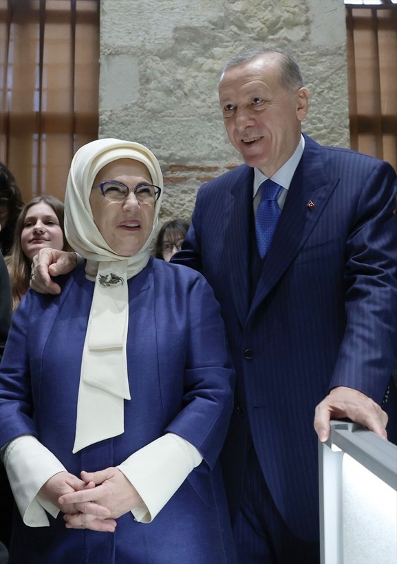 Cumhurbaşkanı Erdoğan, Rami Kütüphanesi'nin Açılış Törenine katıldı, kütüphane gezisi esnasında öğrencilerle çekilen fotoğraflar iç ısıttı - Resim: 17