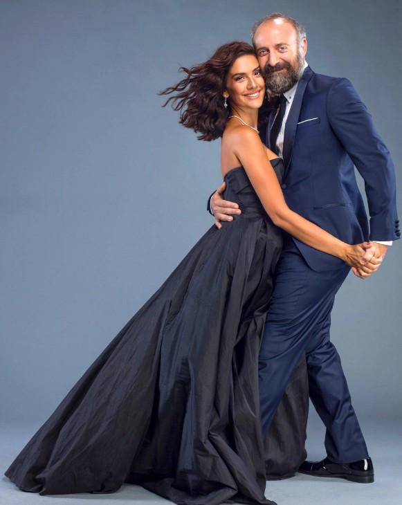 Halit Ergenç ile mutlu evlilikleri olan Bergüzar Korel isyan etti! "Laikliği rakıya indirgemeyin..." - Resim: 6