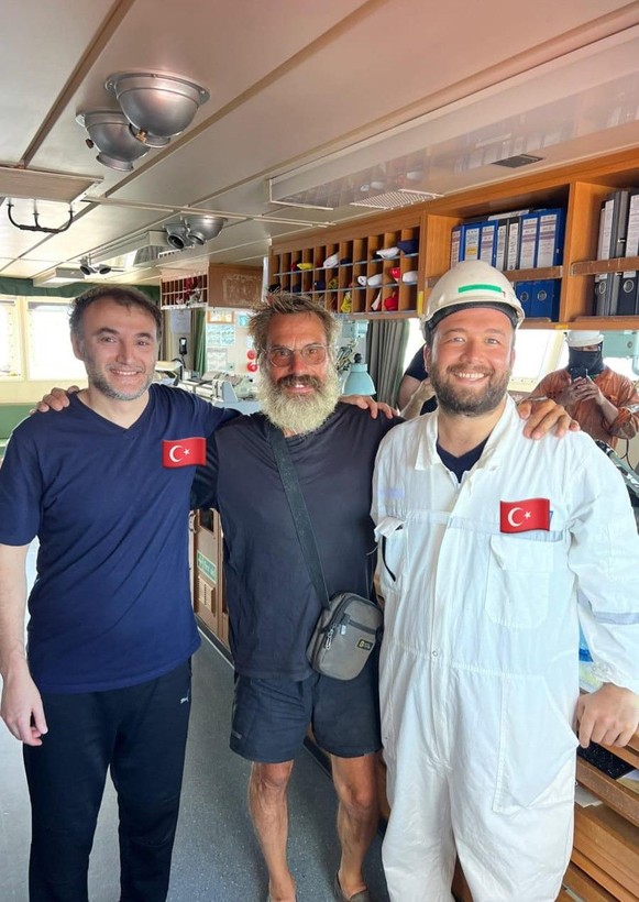 Atlas Okyanus'unda kaybolan Fransız maceracı, 137 gün sonra Türk denizciler tarafından kurtarıldı - Resim: 1