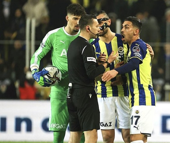 Galatasaray derbisi sonrası Fenerbahçeli taraftara küfretmişti! İrfan Can'ın 2 yıl hapsi isteniyor - Resim: 13
