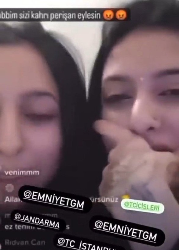 Türkiye'yi sarsan Kahramanmaraş merkezli depremle dalga geçip göbek attılar: Yerle bir olsun buralar - Resim: 6