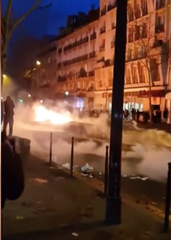 Fransa'daki PKK yandaşlarının vandallığına Fransız gazetelerinden tepki! Saldırının Türkiye ile ilgisi yok - Resim: 1