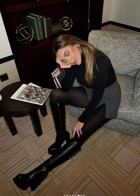 Süper minisiyle poz veren Hadise sere serpe uzandı - Resim: 6
