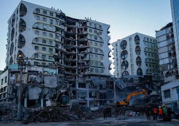 6 Şubat depremlerinde Diyarbakır'da depremde enkaza dönen Galeria Sitesinin 3 müteahhidi ile mühendisi hakim karşısında - Resim: 8