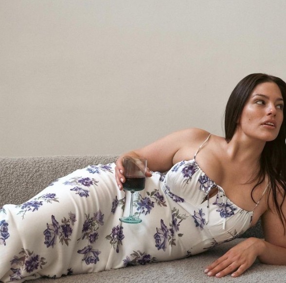 Dünyanın en seksi kadını seçilmişti! Çırılçıplak video paylaştı - Resim: 5