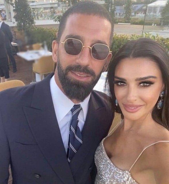 Aslıhan Doğan Turan ve Arda Turan çifti oğullarının at sevdası üzerine kesenin ağzını açtılar! 10'ar bin Euro'dan iki tane... - Resim: 8
