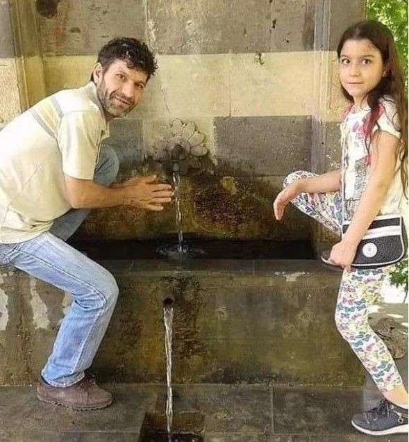 Depremde kızının elini tutarak yürekleri yakan Mesut Hançer, Ebru Yaşar ve eşi tarafından kendisine hediye edilen eve yerleşti - Resim: 4