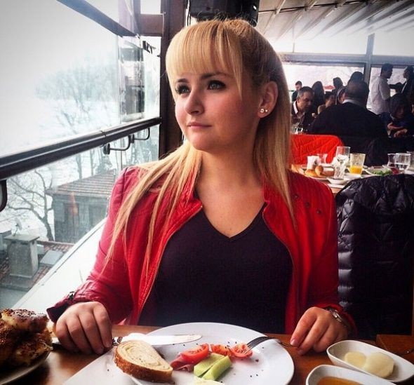 En Son Babalar Duyar'da Burger Ceren'i canlandıran Jale Azaklı'yı yıllar çok değiştirdi! İşte Jale Azaklı'nın son hali - Resim: 5