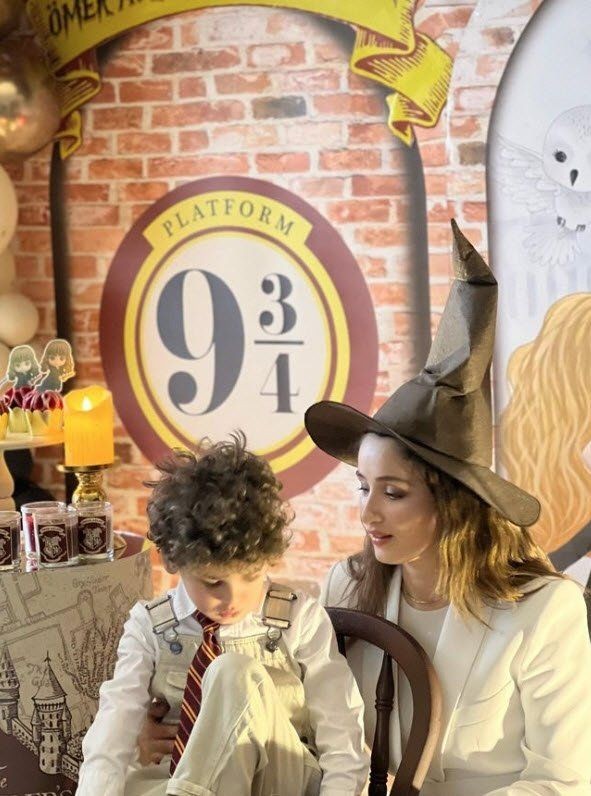 Fahriye Evcen ile Burak Özçivit'in küçük oğlu Kerem ilk kez görüntülendi! Karan Özçivit'in kardeşi bakın kime benziyor? - Resim: 46