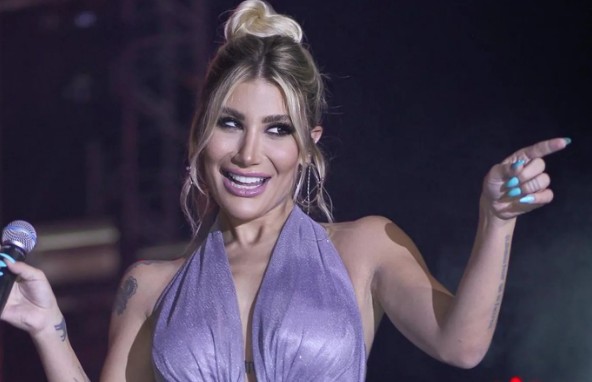 Özel hayatıyla sık sık gündeme gelen güzel şarkıcı İrem Derici'nin gizli aşkı ortaya çıktı! Survivor yıldızı sevgilisi... - Resim: 3