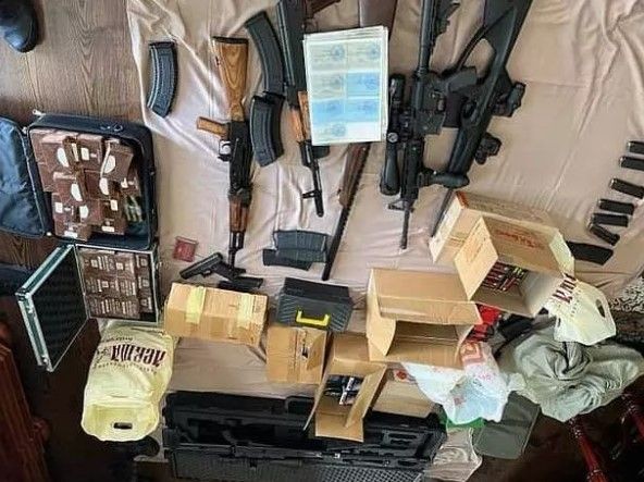 Wagner'in lideri Yevgeni Prigojin'in evinden çıkanlar şoke etti! Kesik baş fotoğrafları, timsah... - Resim: 17