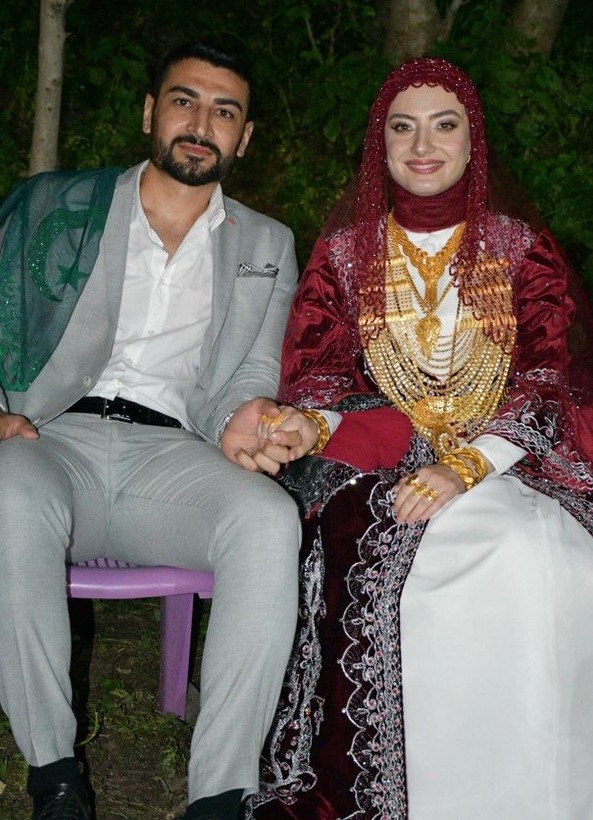 Şırnak'ta Jirki aşireti lideri kardeşini evlendirdi! Dolarlar ve TL'ler valizlere sığmadı - Resim: 12
