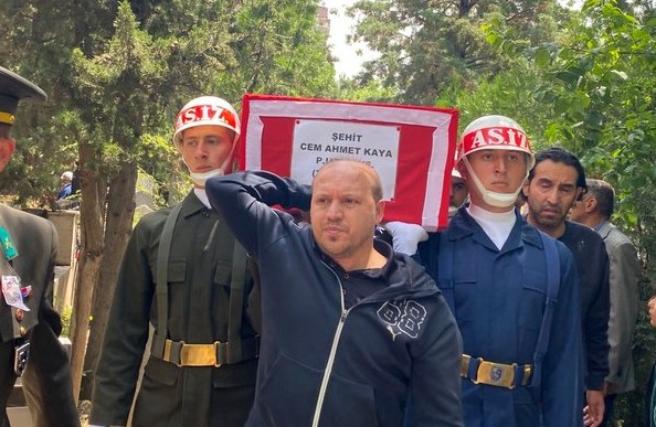 Pençe Kilit şehidi Piyade Uzman Çavuş Cem Ahmet Kaya'nın ağabeyinden mesaj! Ağlamak yok düşmanları sevindirmeyeceğiz - Resim: 4