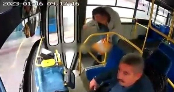 Kocaeli'de otobüs şoförüne canice saldıran şahıs adliyede! Talihsiz sürücü dehşet anlarını anlattı - Resim: 7
