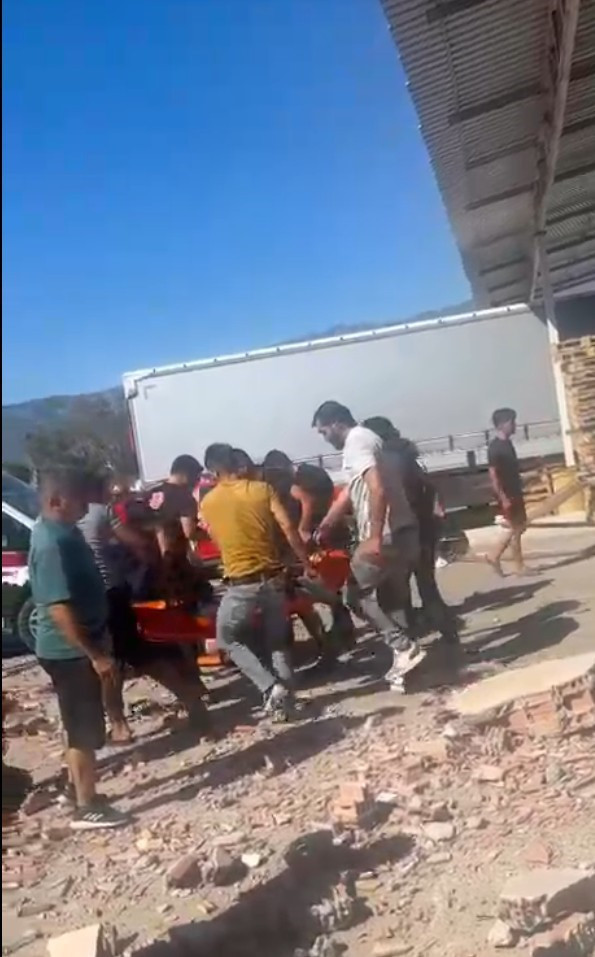 Haldeki patlamanın görüntüleri ortaya çıktı: Metrelerce savruldular üzerlerindeki elbiseler parçalandı - Resim : 2
