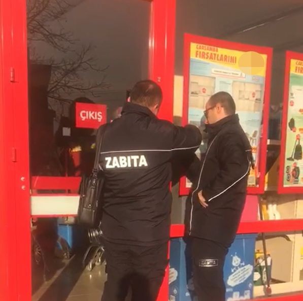 Etiket ihlali yapan 3 zincir marketin 9 şubesi mühürlendi - Resim: 3