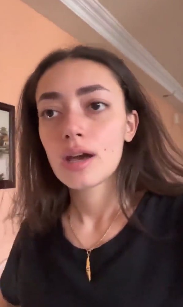 İsrail bombalıyor, siviller korku dolu anlar yaşıyor! Filistinli kadın bombardıman esnasında yaşananları videoya çekti! Saçlarını dikkatle izleyin - Resim : 4