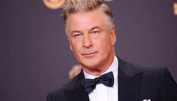 Rus film setinde katil olan Alec Baldwin davasında flaş gelişme! Savcılıktan açıklama: Silah eğitiminde telefonla konuşuyordu - Resim: 5