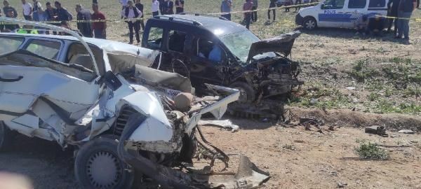 Konya'da katliam gibi kaza! Otomobil ile ticari araç çarpıştı: Çok sayıda ölü ve yaralı var - Resim: 6