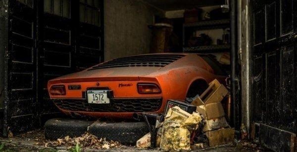Müzayedede satın aldığı evin garajından Lamborghini marka araba çıktı! - Resim: 11