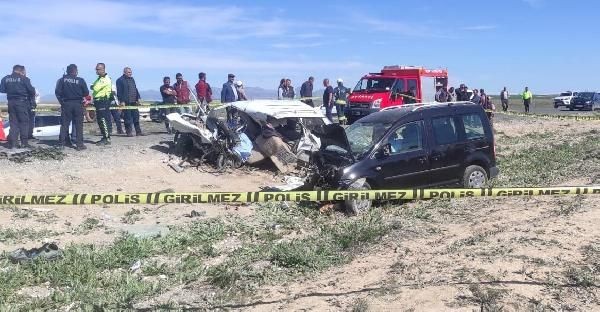 Konya'da katliam gibi kaza! Otomobil ile ticari araç çarpıştı: Çok sayıda ölü ve yaralı var - Resim: 8