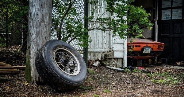 Müzayedede satın aldığı evin garajından Lamborghini marka araba çıktı! - Resim: 15