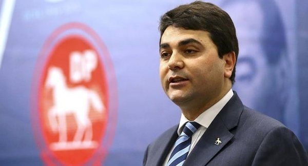 Demokrat Parti Lideri Gültekin Uysal ile Zafer Partisi lideri Ümit Özdağ arasındaki kavgada çirkin üslup! "İstismara uğramış çocuk" sözü tepki çekti - Resim: 3
