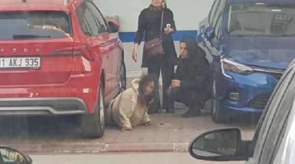 Mahalleli oraya koştu! Genç kız kovalandığını söyleyerek saatlerce otomobilin altına saklandı: "Beni zorla götürmeye çalışıyorlar" - Resim: 11
