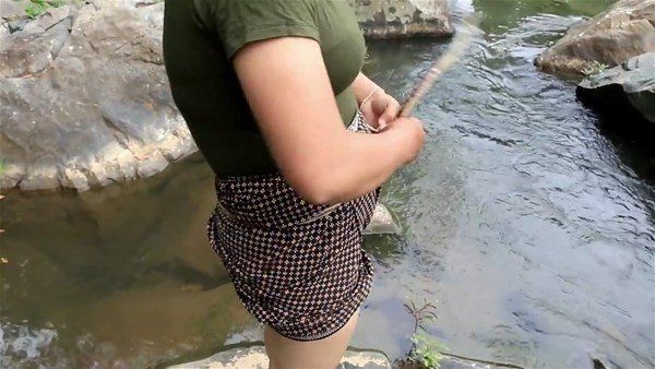 Eliyle yakaladığı balığın içinden bakın ne çıktı! - Resim: 4