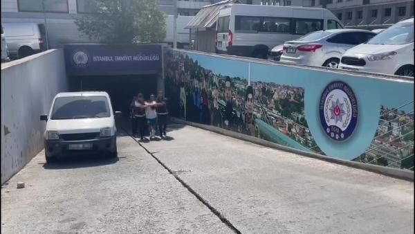 Suç örgütü adına şarkı yaptıkları gerekçesiyle gözaltına alınmışlardı! Rapçiler adliyeye sevk edildi - Resim: 15