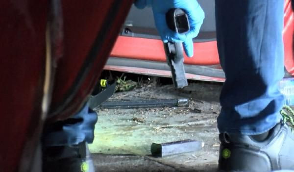 Bakıröy'de ölü ve yaralıların olduğu kazada otomobilde silahlar çıktı - Resim: 5