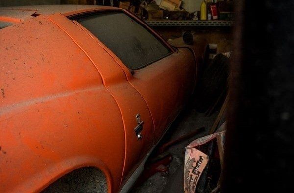 Müzayedede satın aldığı evin garajından Lamborghini marka araba çıktı! - Resim: 13