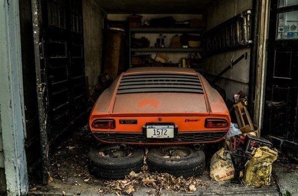 Müzayedede satın aldığı evin garajından Lamborghini marka araba çıktı! - Resim: 4