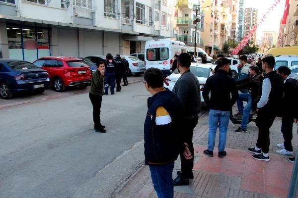 Mahalleli oraya koştu! Genç kız kovalandığını söyleyerek saatlerce otomobilin altına saklandı: "Beni zorla götürmeye çalışıyorlar" - Resim: 7