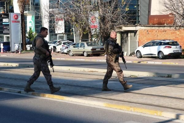 Antalya'da işten çıkarılan temizlik görevlisi silahla belediyeyi bastı! "5 sene de yatsam yine öldüreceğim" - Resim: 7