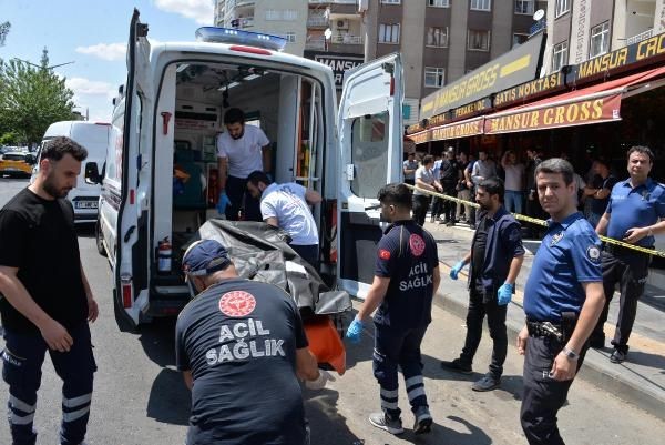 Diyarbakır'da arazi kavgası! Husumetlisini markette bulunca kurşun yağdırdı! O anlar kamerada - Resim: 10