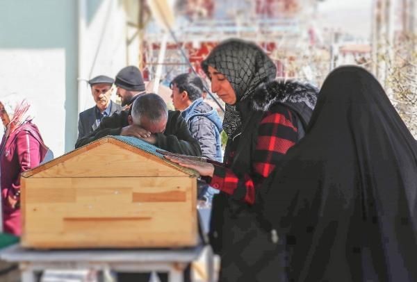Elazığ'da bir evden 6 ceset çıkmıştı! Ailesini katleden öğretmen olayında flaş ayrıntılar! Kumar borcu deniyordu, meğer... - Resim: 5