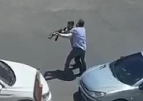Gaziantep'te sokak ortasında eski koca vahşeti! Eşini ve kayın pederini öldürdüğü anlar kamerada! Geriye sadece 4 aylık bebek kaldı - Resim: 6