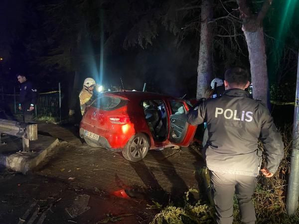 Bakıröy'de ölü ve yaralıların olduğu kazada otomobilde silahlar çıktı - Resim: 2