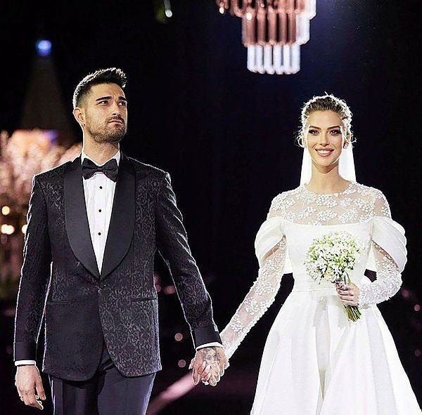 Fahriye Evcen ile Burak Özçivit'in küçük oğlu Kerem ilk kez görüntülendi! Karan Özçivit'in kardeşi bakın kime benziyor? - Resim: 102