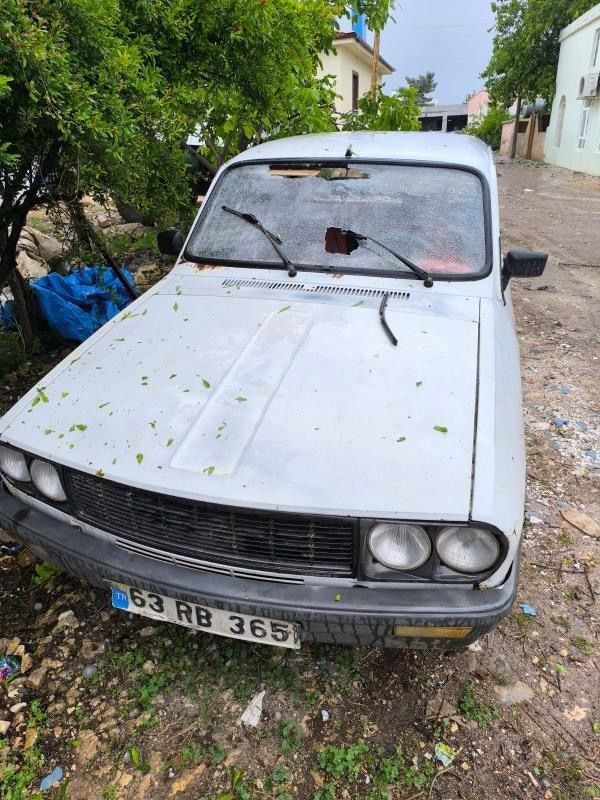 Şanlıurfa'da kar topu büyüklüğünde dolu yağdı: Ekili araziler ve araçlar zarar gördü - Resim: 2