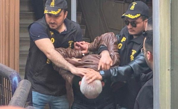 Özgür Özel'den yumruklu saldırıyla ilgili dikkat çeken iddia: Şüpheyle yaklaştığım bir kişi var! Bizi zorla oradan geçirtti - Resim: 8