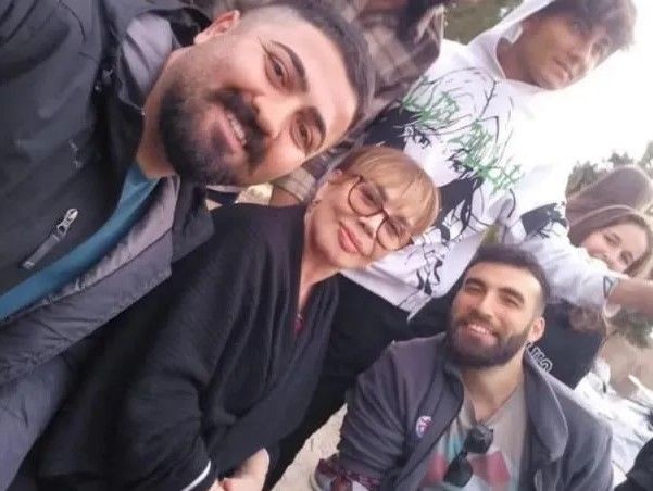 Minik Serçe Sezen Aksu depremzedelerin yarasını sarmaya koştu - Resim: 2
