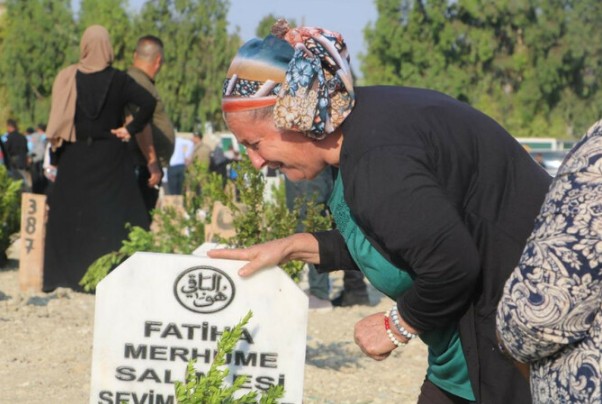 Deprem bölgesinde buruk bayram! Onların ilk ziyareti kabristana - Resim: 3